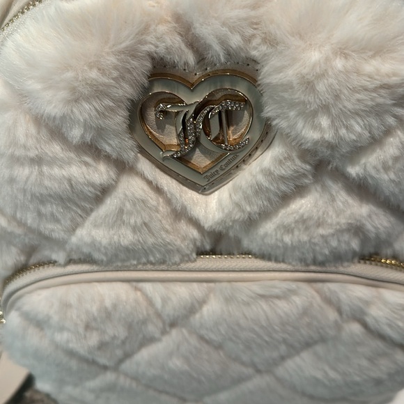 NWT Juicy Couture Winter White Backpack with large front zipper pocket. - Picture 6 of 9